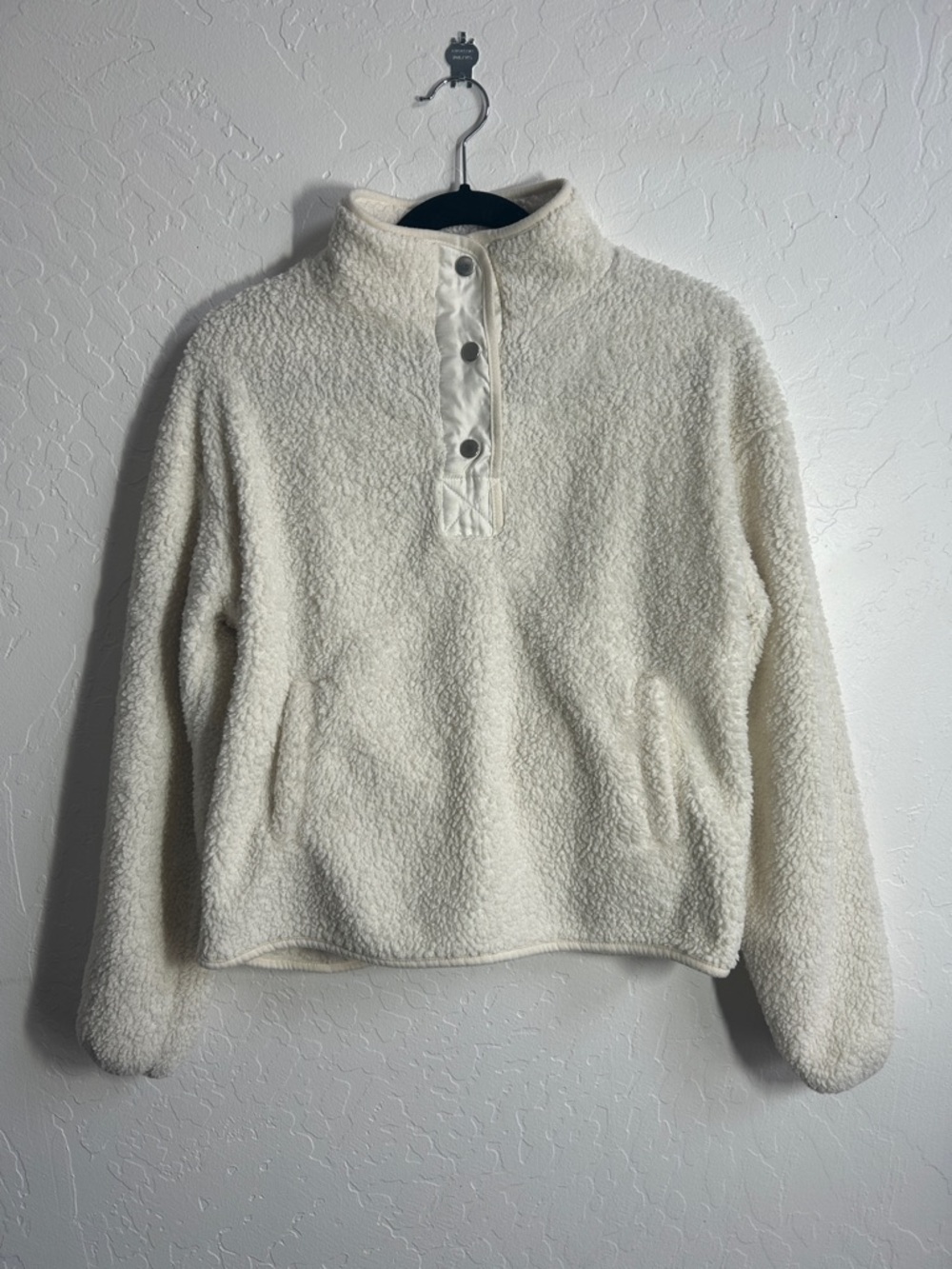 Lightweight white Snap collar Sherpa pullover